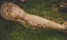 二十多岁总觉得没必要那么拼，三十多岁才发现只有自己被狠狠的甩出八条街