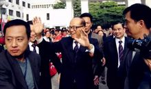 七个关键词告诉你李嘉诚为何不败