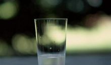 钢玻璃杯的故事