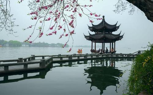 关于西湖的古诗