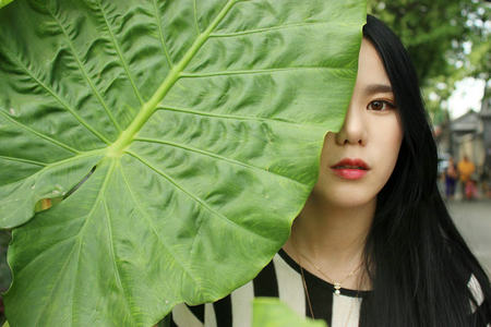 人生是一个单身的表演，嫉妒和恐惧是我们另一个自我