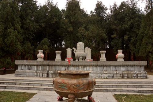 庄严的