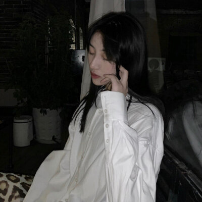 过去多么美丽，生活多么尴尬