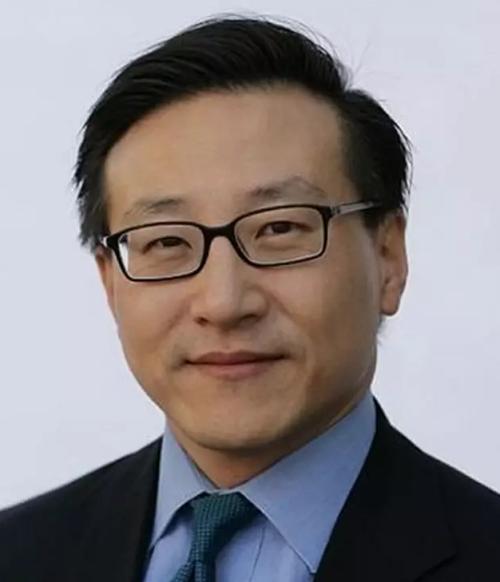 他放弃了580万的年薪，拿了500的月薪，现在价值376亿！