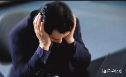 在句子中向前和向后看