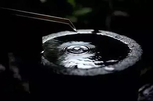 我一直听到“善良如水”，这意味着