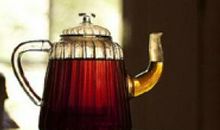 人们都爱秋天，爱她的天高气爽，爱她的云淡日丽，爱她的香飘四野仿写