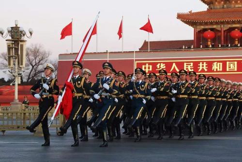 关于升天安门广场旗帜的思考