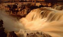 赞美黄河气势的诗句