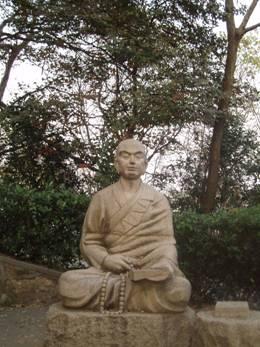 石头点头