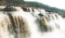 用奔腾不息造句