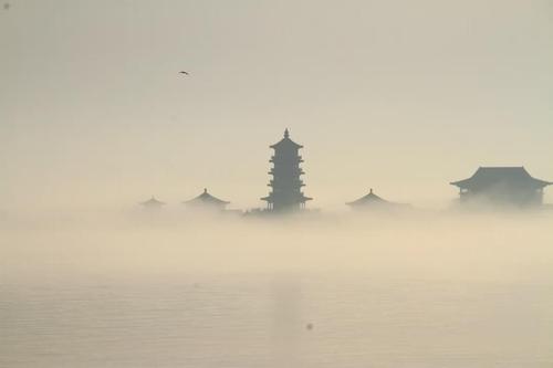 王玲：天气炎热