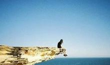 比我年轻的人都在拼命跑，我怎能慢慢走？