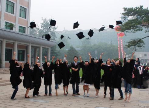 只有毕业了，大学才能做很多事情