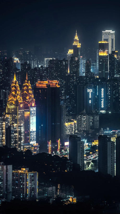 句子描述熙熙night的夜景