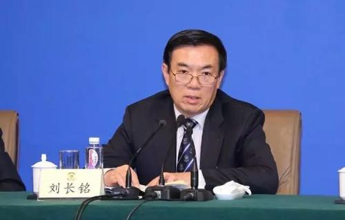北京第四中学校长：成功的关键是一个人有多愚蠢