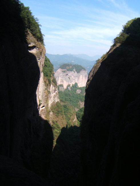 高山上有山