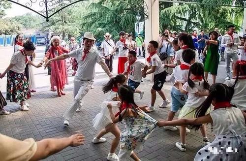 用句子露面