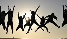 奋斗书写无悔青春