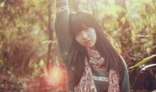 我假装不在乎你，但痛的是我自己