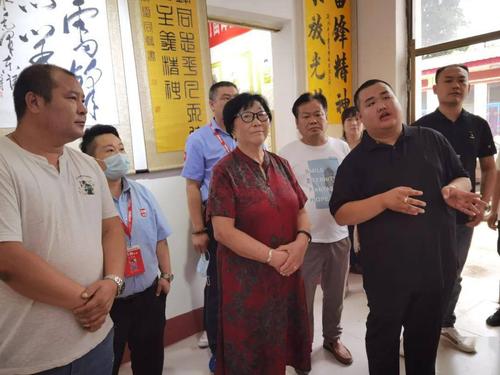 雷锋世代相传的精神成分