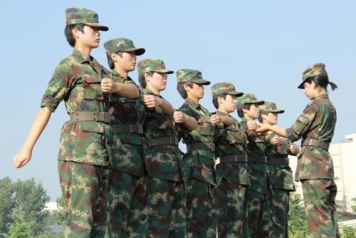 军事训练讲师组成