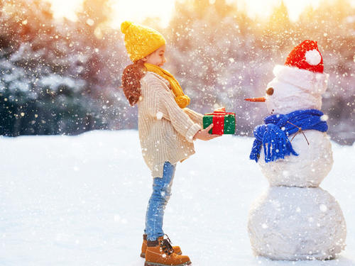 雪人打雪仗