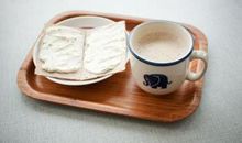 踉踉跄跄的受伤，跌跌撞撞的坚强