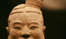 像“跪射俑”那样放低自己