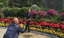 风雨一生兼程，灵魂轻盈随行