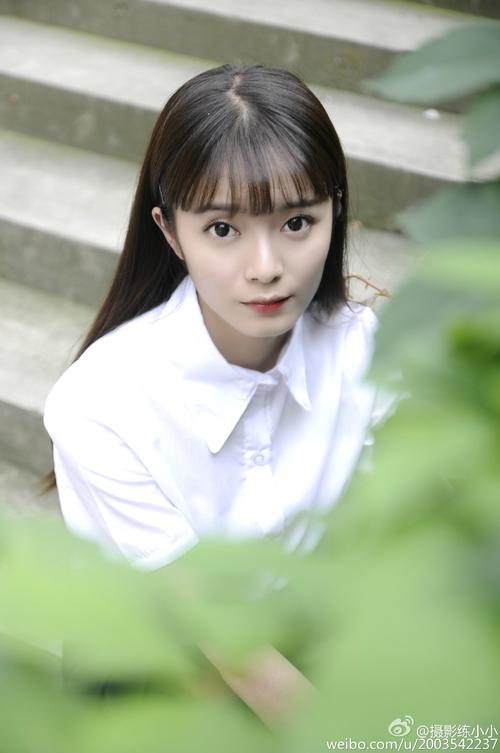 晚安讯息：无论您有多烦恼，都别忘了微笑；不管你有多累，都必须珍惜自己