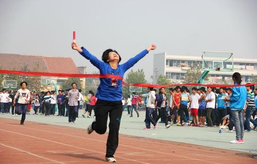 为比赛加油