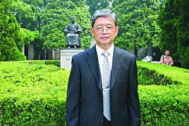 关于阅读鲁迅传记的思考