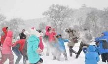 赞美打雪仗开心的句子 冬天打雪仗高兴的句子