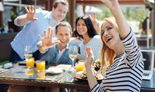 参加活动玩开心的句子 集体活动的开心心情