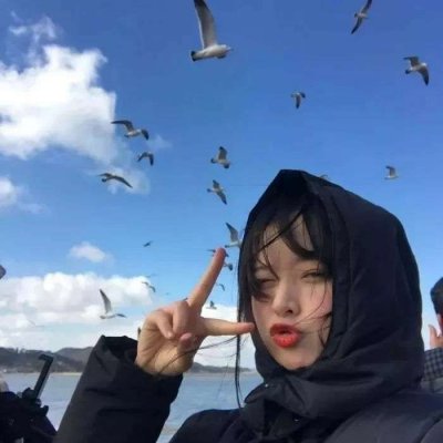 笑得开心的女孩的句子