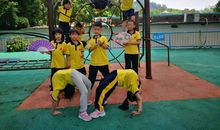 形容孩子在学校开心的句子 孩子们在学校开心快乐的句子