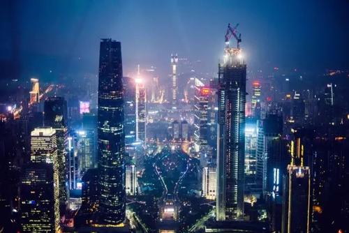 一个在城市中挣扎的人的悲伤的一句话