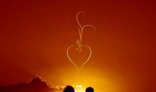 形容爱情开心的句子说说心情 形容爱情很甜蜜开心的句子说说