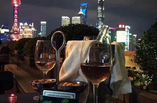 晚上喝酒向朋友圈发送简短的句子