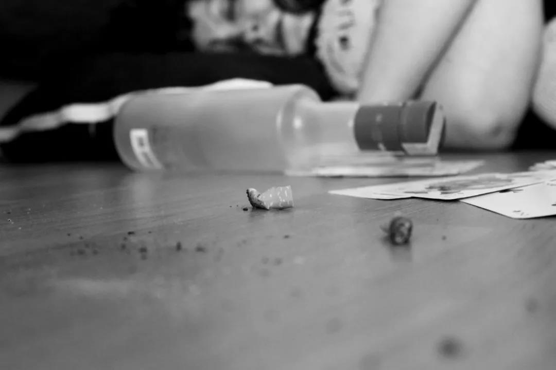 悲伤的句子在晚上哭泣
