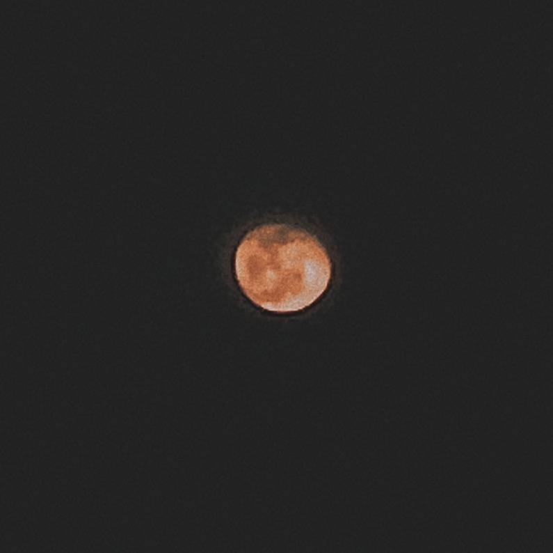 适合深夜难过的朋友圈句子2