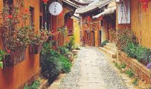 形容开心时动作的句子