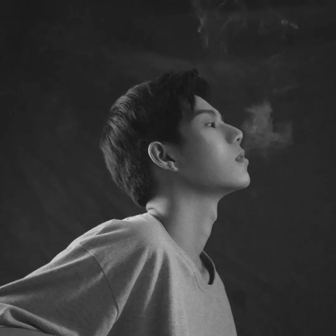 霸气男孩孤独个性签名