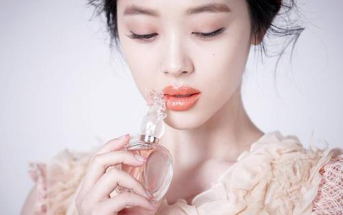 说一个男人爱他的妻子的句子1