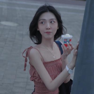 女孩个性告诉简单干净