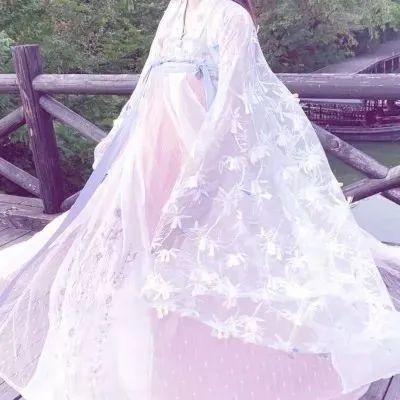 15.我见过许多所谓的情人人，在XI EN中微笑的每个人面前，谁与情人相称，回家是同一张床。婚姻已成为合作或交易，另一方已成为一个商业的伴侣。总是坚持，每一个新的痛苦，就是那里有一个新的生活，它非常好，迎来它会更好。不要爱上过去，你会离开，为什么懒散独自一人。人们总是要吃，可以学会表现得很好。