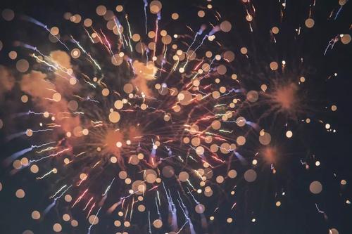 明天的新年前夜是送1最美丽的祝福