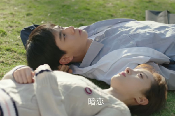 45，我能想到最好的未来，当两个人，老，老和老，仍然无法与你的面部葡萄酒说话，笑着说白。