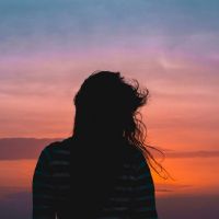 描述后悔的感情，说这意味着它被遗憾了。